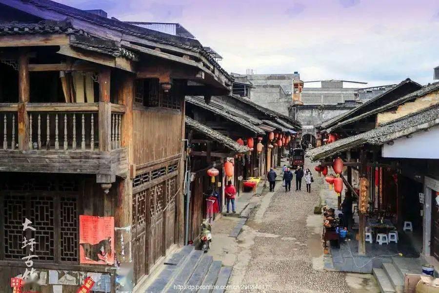 逃离违建房屋